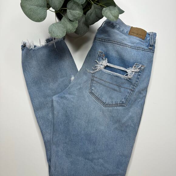 American Eagle | Light Wash Distressed Mom Jean - Picture 1 of 7